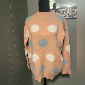 Thick fun peach retro style sweater with polka dots